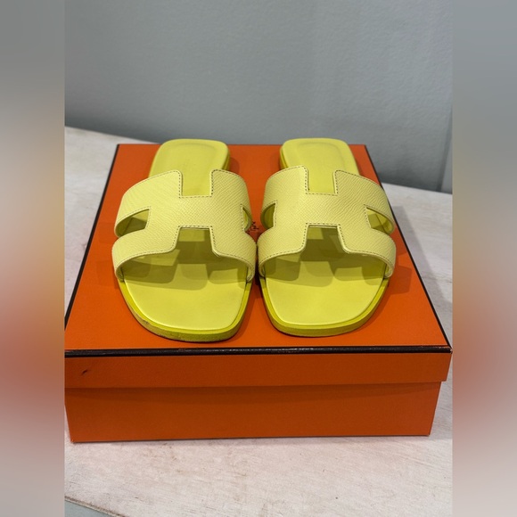 Hermès Oran Sandals - Picture 4 of 14